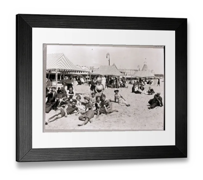Framed Print : Easton Beach Scene In Rhode Island Framed Print : Easton Beach Scene In Rhode Island