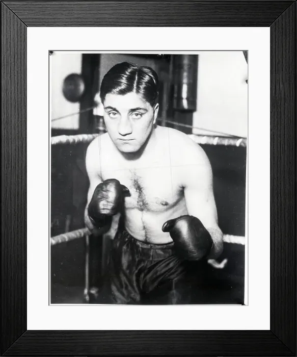 Framed Print : Vince Dundee W / With Raised Fists Framed Print : Vince Dundee W / With Raised Fists