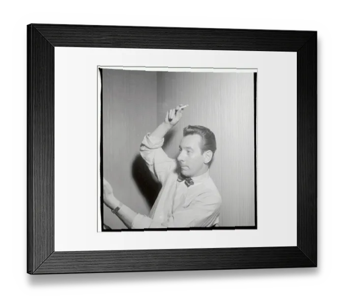 Framed Print : Don Loper Putting Ashes In His Hair