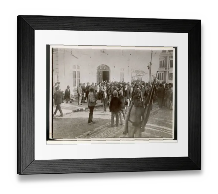 Framed Print : Portuguese Revolution; Armed Citizens Framed Print : Portuguese Revolution; Armed Citizens