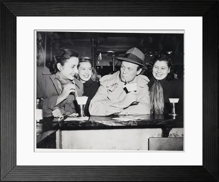 Framed Print : Fan Has Soda With Star Framed Print : Fan Has Soda With Star