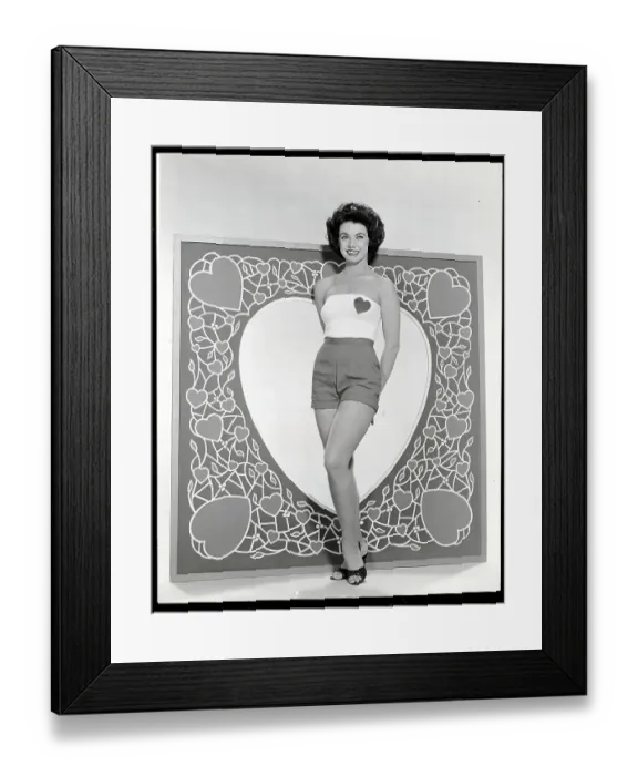 Framed Print : Actress Carmen Phillips Posing For Photo Framed Print : Actress Carmen Phillips Posing For Photo