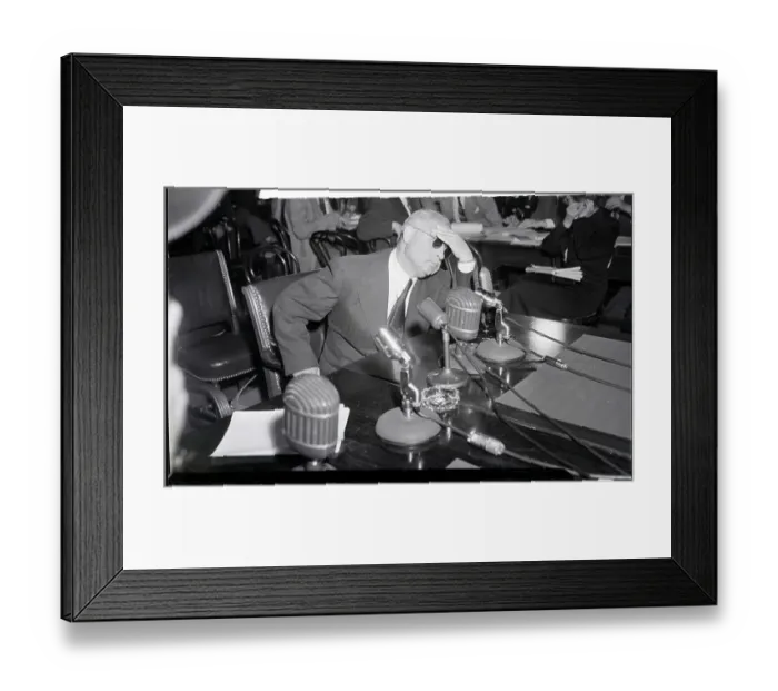 Framed Print : Jake Greasy Thumb Guzick Seated @ Tria