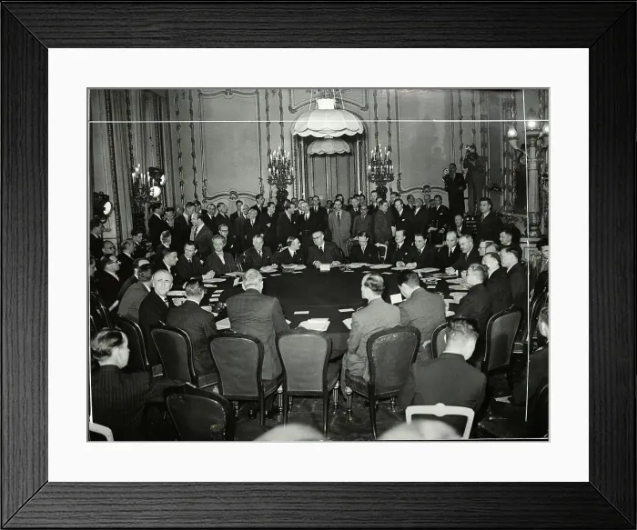 Framed Print : United Foreign Ministers In Meeting Framed Print : United Foreign Ministers In Meeting