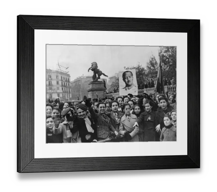 Framed Print : Barcelona Crowd Waiting For Franco Troop Framed Print : Barcelona Crowd Waiting For Franco Troop