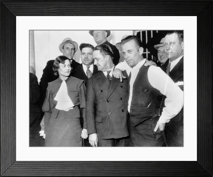 Framed Print : John Dillinger with Police Officials Framed Print : John Dillinger with Police Officials