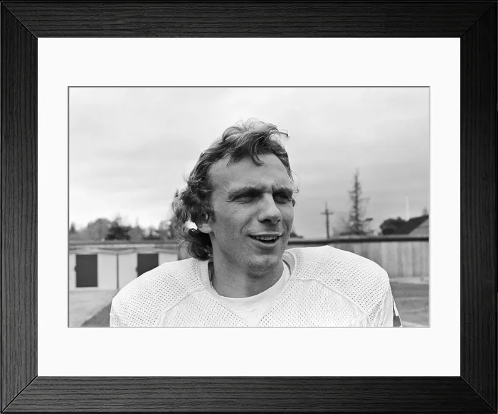 Framed Print : Famed Quarterback Joe Montana Framed Print : Famed Quarterback Joe Montana