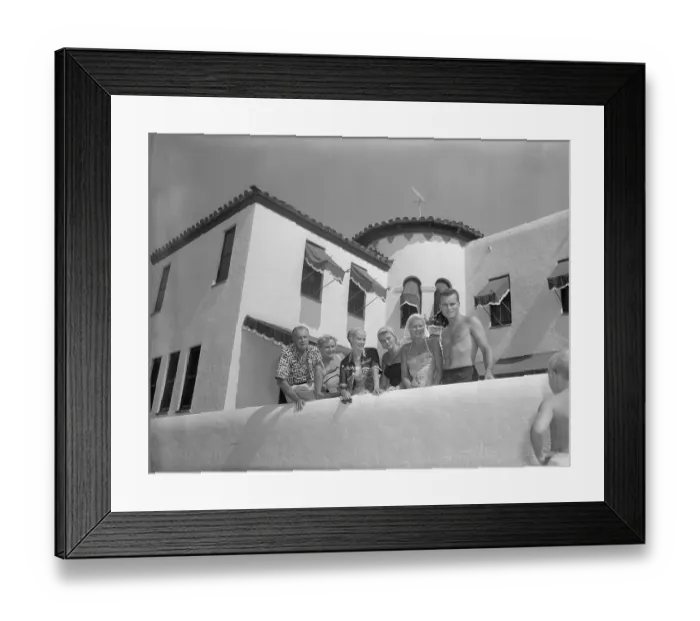 Framed Print : Portrait of Kelly Family Framed Print : Portrait of Kelly Family