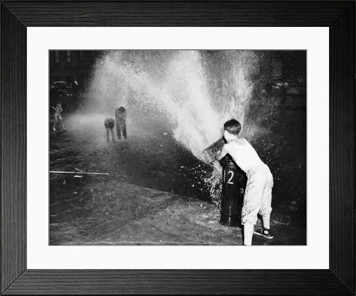 Framed Print : Nyc Kids Trying To Beat The Heat Wave Framed Print : Nyc Kids Trying To Beat The Heat Wave