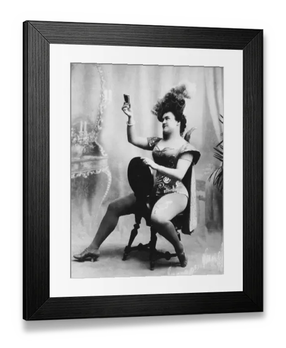 Framed Print : Burlesque Queen Grace Vaughn Framed Print : Burlesque Queen Grace Vaughn