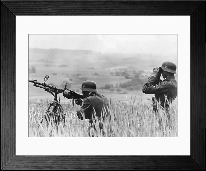 Framed Print : German Machine Gun Team