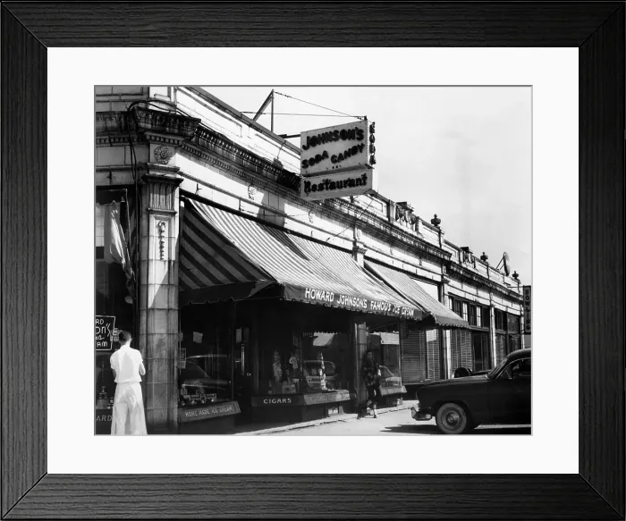 Framed Print : Exterior Of Howard Johnson'S Restaurant Framed Print : Exterior Of Howard Johnson'S Restaurant