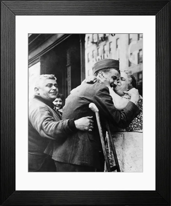 Framed Print : Returning World War I Veteran Hugging Parents