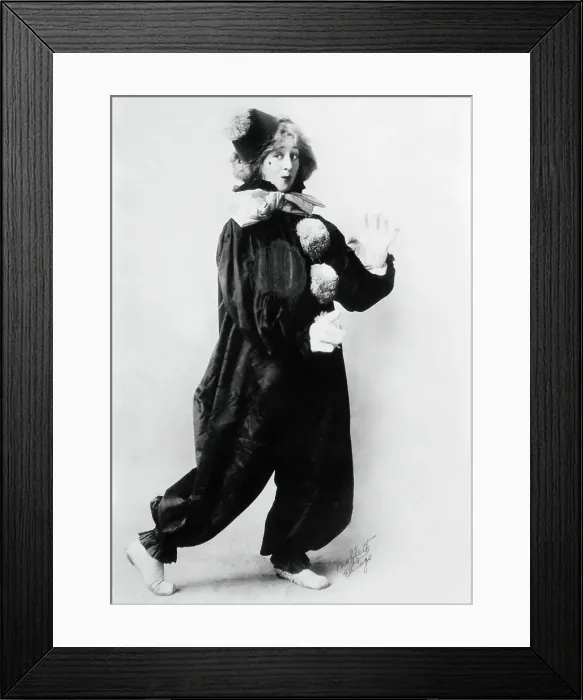 Framed Print : Portrait of Bessie McCoy Framed Print : Portrait of Bessie McCoy