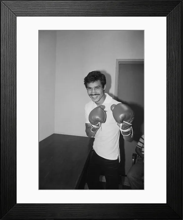 Framed Print : Alexis Arguello Poses for Upcoming Fight Framed Print : Alexis Arguello Poses for Upcoming Fight