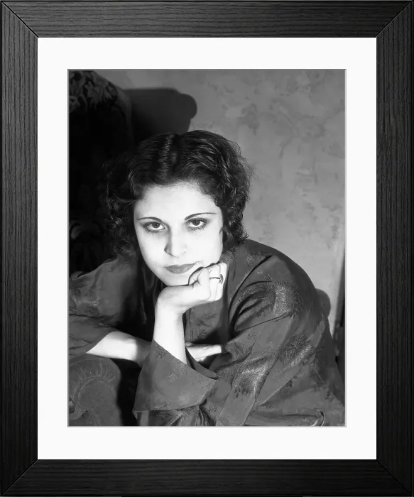 Framed Print : Portrait of Early Screen Beauty Lina Basquette Framed Print : Portrait of Early Screen Beauty Lina Basquette