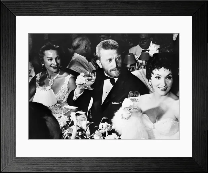 Framed Print : Kirk Douglas Framed Print : Kirk Douglas