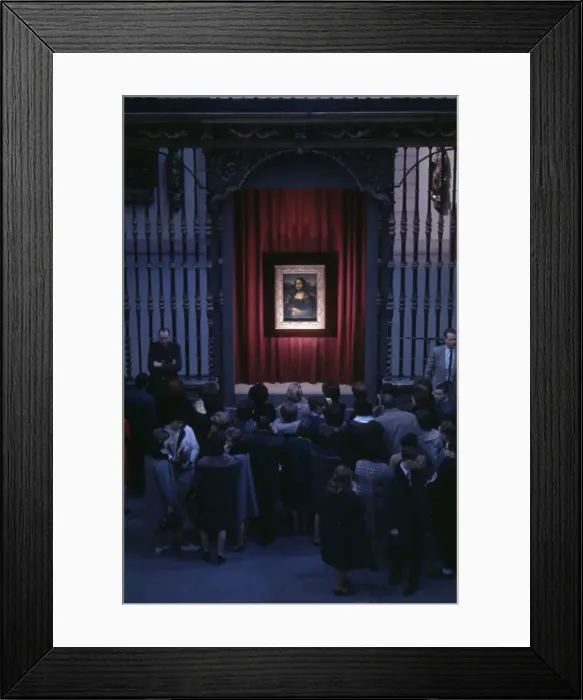 Framed Print : The Mona Lisa at the Metropolitan Museum of Art Framed Print : The Mona Lisa at the Metropolitan Museum of Art