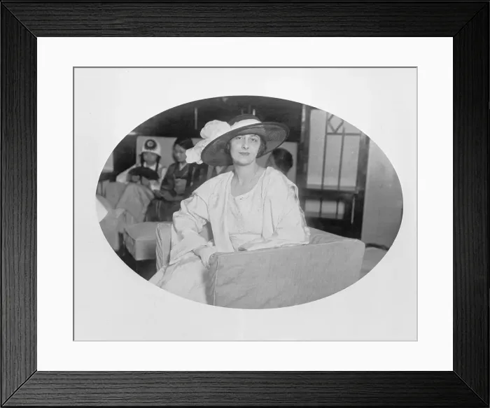 Framed Print : Dancer and Teacher Eliana Pavlova Framed Print : Dancer and Teacher Eliana Pavlova