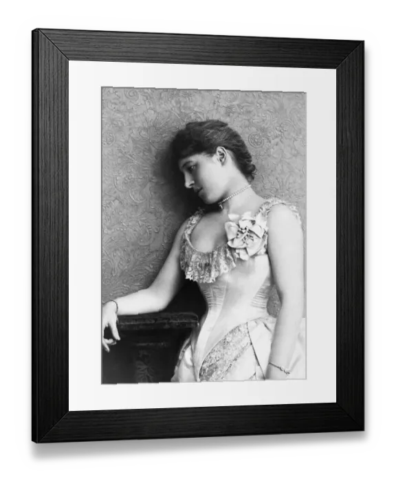 Framed Print : Actress Lillie Langtry Framed Print : Actress Lillie Langtry