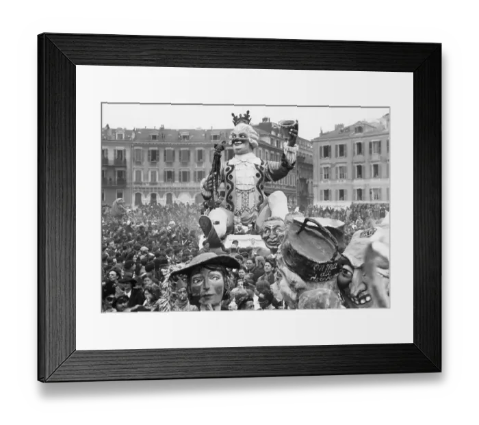 Framed Print : Large Statue of Royalty / Carnival of Nice