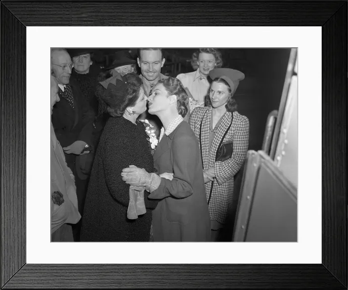Framed Print : Maureen O'Hara and Her Mother