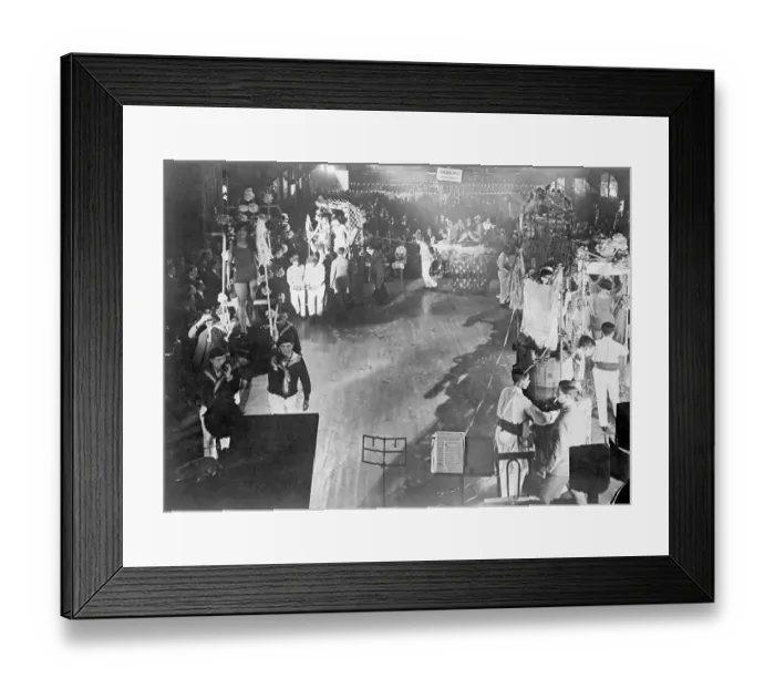 Framed Print : When Montmartre was in Full Swing Framed Print : When Montmartre was in Full Swing