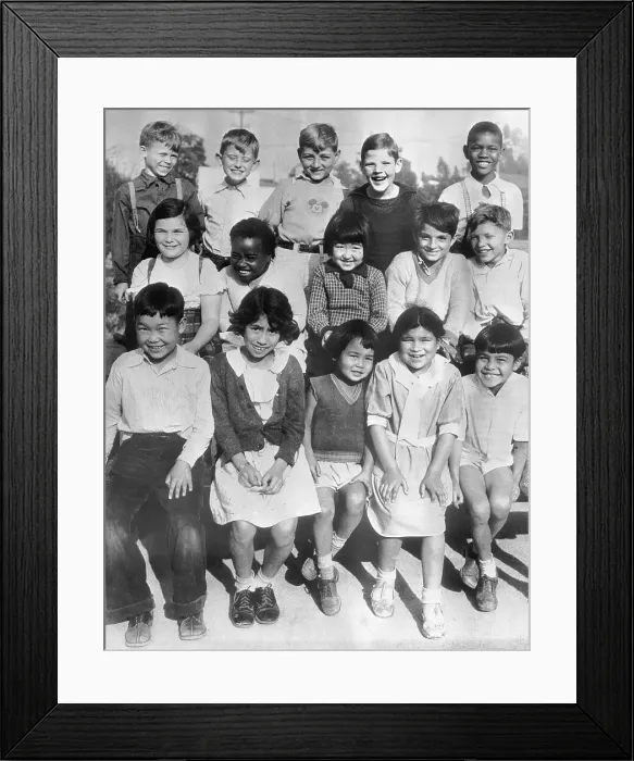 Framed Print : Portrait of pre-teen children (10-12)