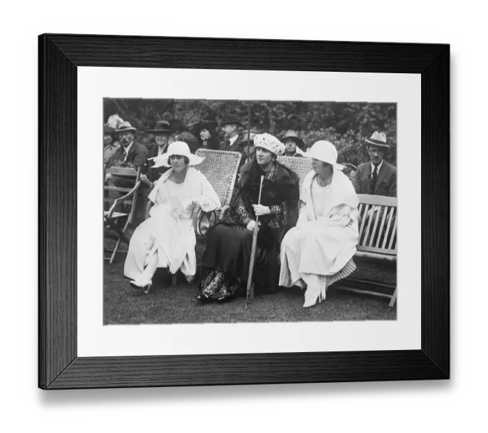 Framed Print : Grecian Princess in London Framed Print : Grecian Princess in London