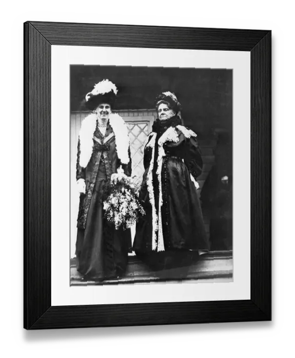 Framed Print : Hetty H. Green with her Daughter Sylvia Framed Print : Hetty H. Green with her Daughter Sylvia