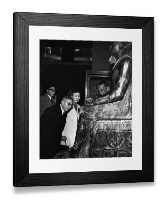 Framed Print : Jean-Paul Sartre and Simone de Beauvoir in Cairo Framed Print : Jean-Paul Sartre and Simone de Beauvoir in Cairo