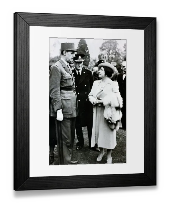Framed Print : Charles De Gaulle Talks W / Queen Elizabet Framed Print : Charles De Gaulle Talks W / Queen Elizabet