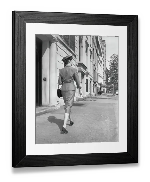 Framed Print : Elegant woman walking on street, rear view, (B&W) Framed Print : Elegant woman walking on street, rear view, (B&W)
