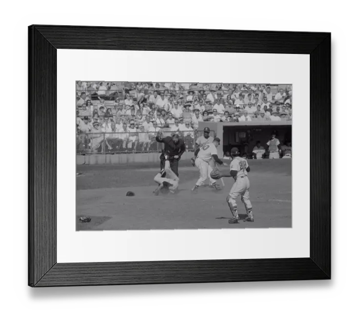 Framed Print : Willie Mays Landing After Slamming Tony Cloniger Framed Print : Willie Mays Landing After Slamming Tony Cloniger