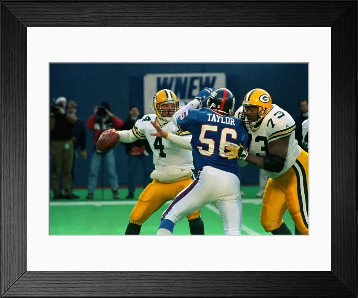 Framed Print : Football - NFL - Giants vs. Packers Framed Print : Football - NFL - Giants vs. Packers
