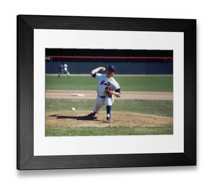 Framed Print : Tom Seaver Pitching Framed Print : Tom Seaver Pitching
