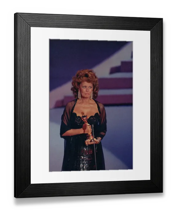 Framed Print : Sophia Loren Holding Oscar Award Framed Print : Sophia Loren Holding Oscar Award