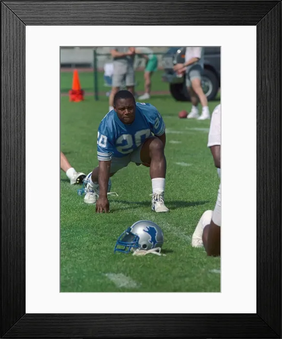 Framed Print : Barry Sanders Stretching Out Framed Print : Barry Sanders Stretching Out