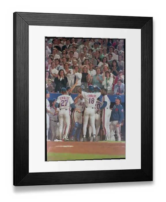 Framed Print : Fans Applauding for Darryl Strawberry Framed Print : Fans Applauding for Darryl Strawberry