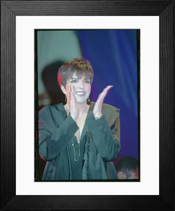 Framed Print : Liza Minnelli Applauding Framed Print : Liza Minnelli Applauding