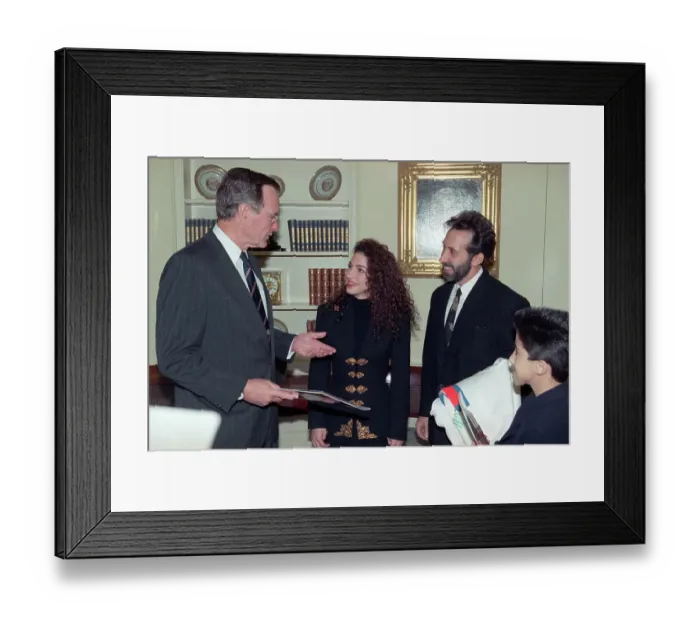 Framed Print : Gloria Estefan Conversing with President George Bush Framed Print : Gloria Estefan Conversing with President George Bush