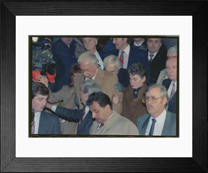 Framed Print : Leona Helmsley and Husband in Court Framed Print : Leona Helmsley and Husband in Court