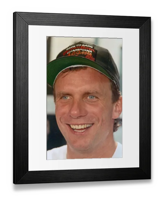 Framed Print : San Francisco 49ers Quarterback Joe Montana Framed Print : San Francisco 49ers Quarterback Joe Montana
