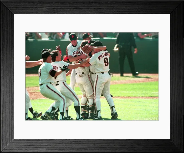 Framed Print : Giants Celebrating Win Framed Print : Giants Celebrating Win