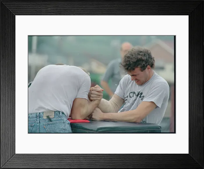 Framed Print : Keith Durst Arm Wrestling with Competitor Framed Print : Keith Durst Arm Wrestling with Competitor