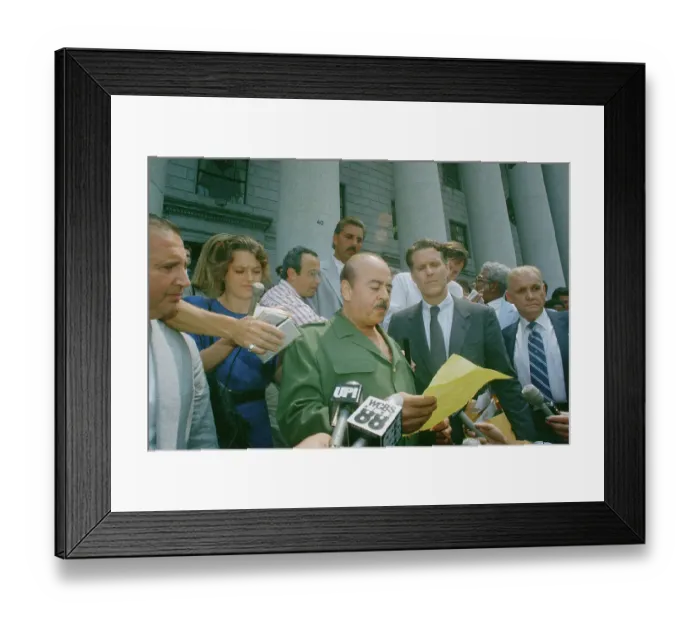 Framed Print : Adnan Khashoggi Leaving Courthouse