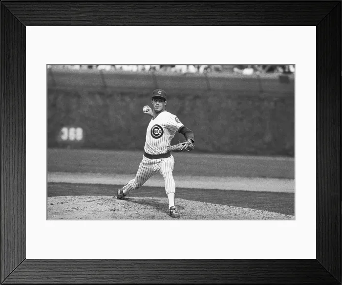 Framed Print : Greg Maddux Pitching