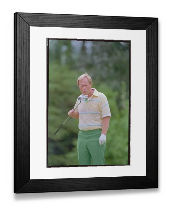 Framed Print : Jack Nicklaus Blowing His Putter Clean Framed Print : Jack Nicklaus Blowing His Putter Clean