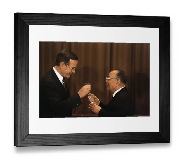 Framed Print : George Bush Toasting Yang Shangkun Framed Print : George Bush Toasting Yang Shangkun
