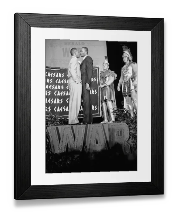 Framed Print : S. Ray Leonard & T. Hearns Face To Face Framed Print : S. Ray Leonard & T. Hearns Face To Face